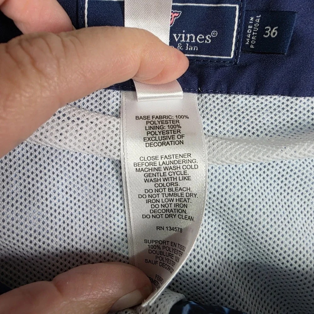 Vineyard Vines Swim Trunks Mens 36 Blue Floral Geometric 1M001112 Portugal - Picture 6 of 6